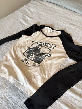Brandy Melville Long Sleeve Tee